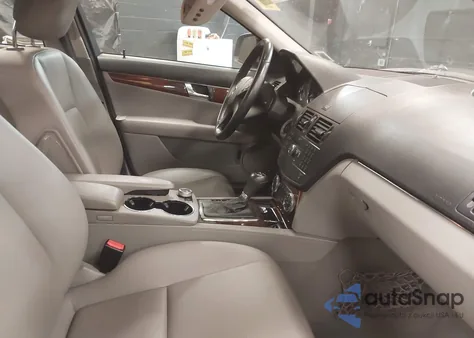 2008 Mercedes-Benz C 300 Luxury 4Matic/Sport 4Matic from USA, damaged, VIN WDDGF81XX8F061054